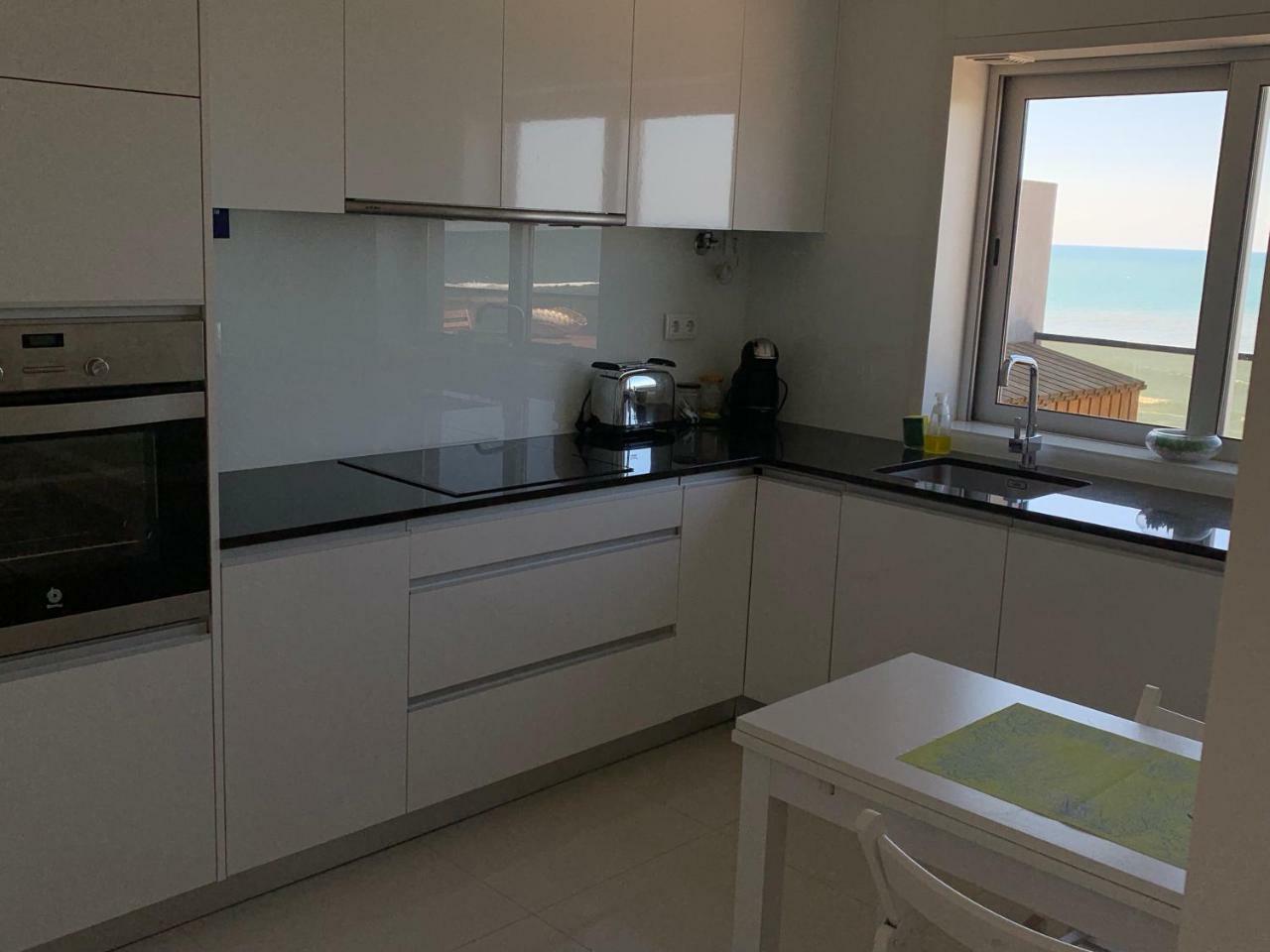 Front Beach Apartment 波瓦－迪瓦尔津 外观 照片