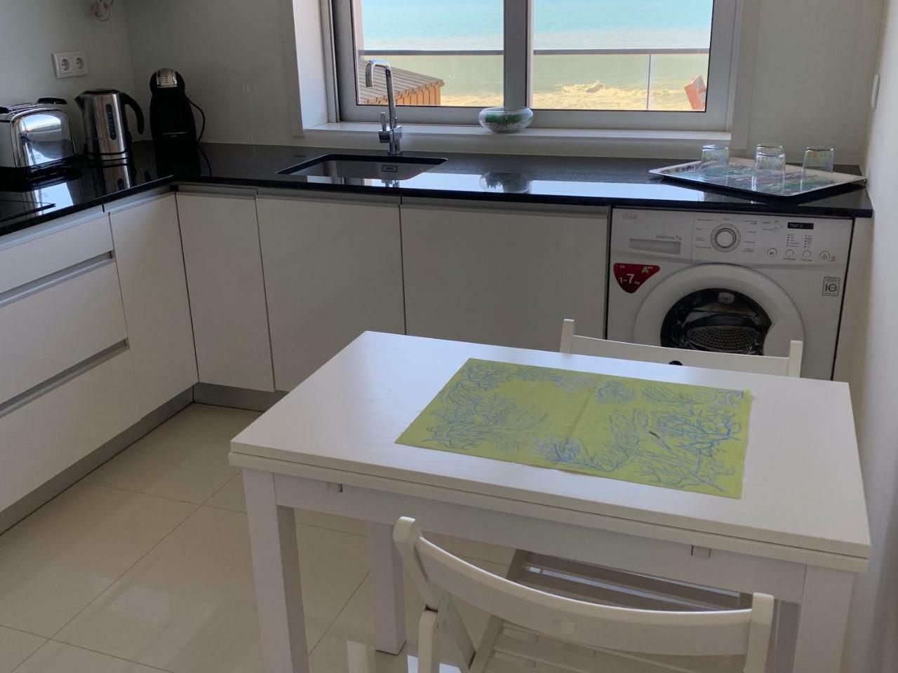 Front Beach Apartment 波瓦－迪瓦尔津 外观 照片